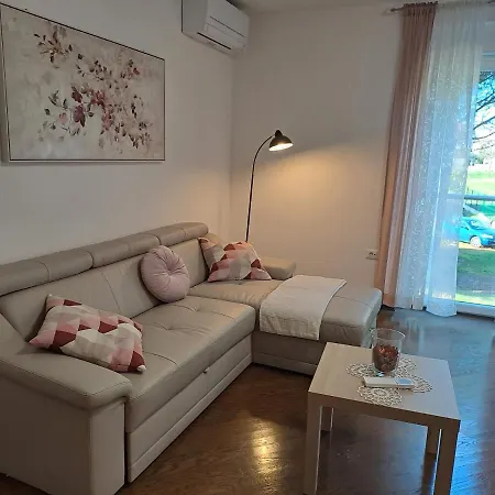 Apart Centar Umag Edda Joakima Rakovca 7 E 52470-Umag Exterior photo