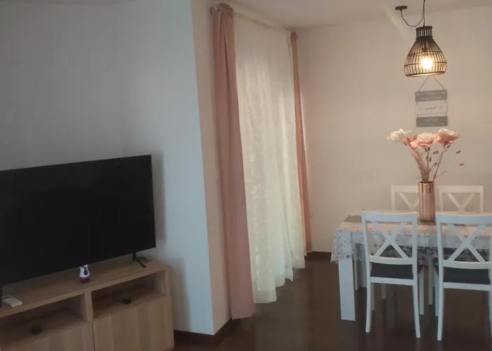 Apart Centar Umag Edda Joakima Rakovca 7 E 52470-Umag
