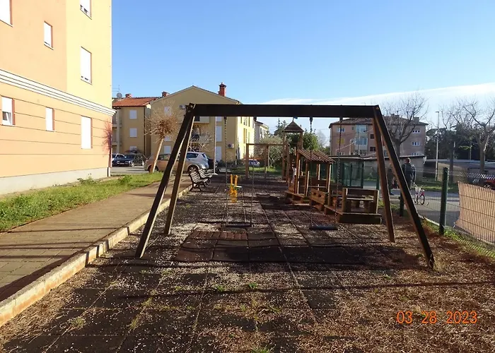 Apart Centar Umag Edda Joakima Rakovca 7 E 52470-Umag